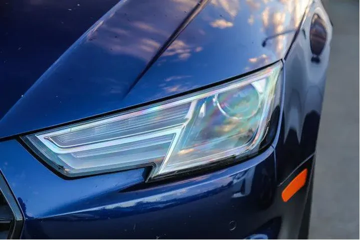 $17495 : Audi A4 2019 Titanium 40 TFS image 4