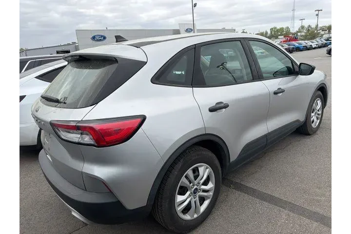 $14992 : Ford Escape 2020 S 4dr SUV image 3