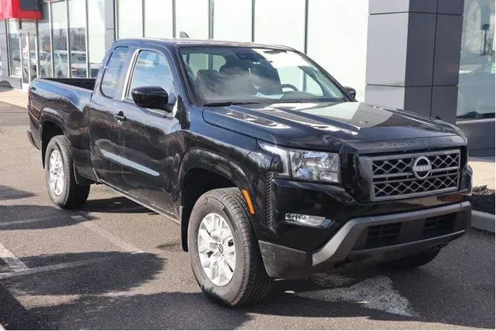 $28954 : Nissan Frontier 2024 4x4 SV image 3