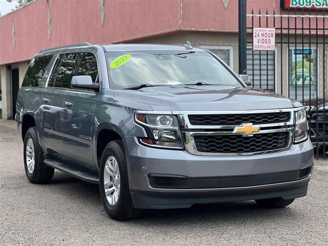 $27999 : 2019 Suburban image 4