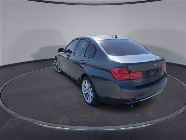 $9900 : PRE-OWNED 2012 3 SERIES 328I image 7