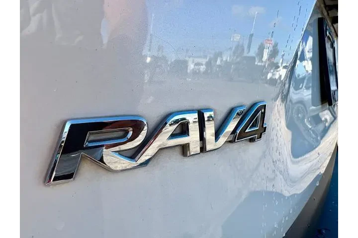 $29773 : Toyota RAV4 2022 XLE Premium image 10
