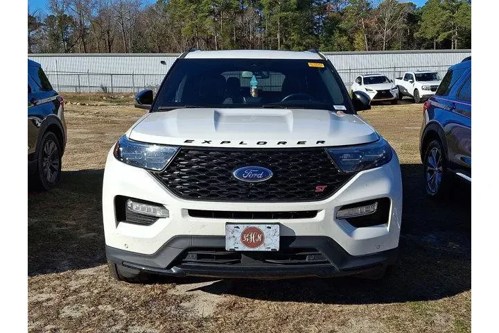 $30479 : Ford Explorer 2021 AWD ST 4d image 2