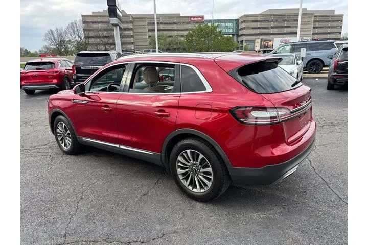 $24985 : Lincoln Nautilus 2020 4dr St image 5