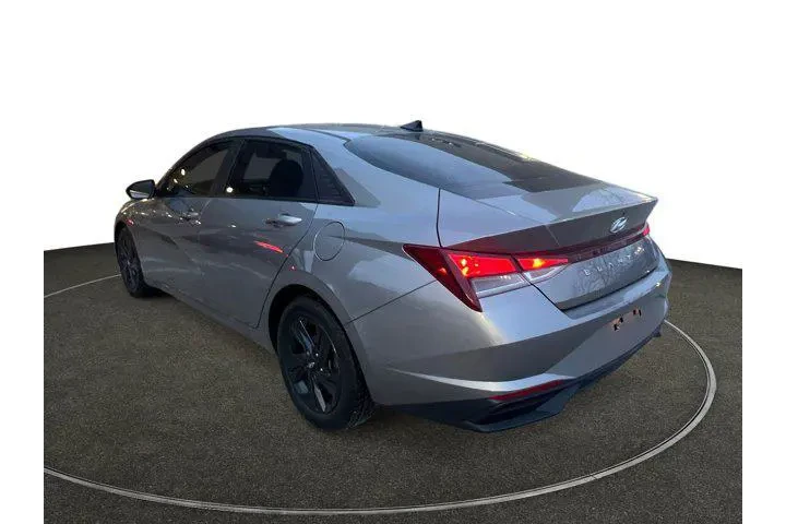 $18289 : Hyundai ELANTRA 2022 SEL 4dr image 3