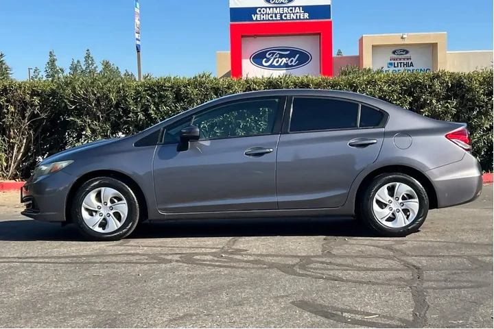 $9500 : Honda Civic 2015 LX 4dr Seda image 5
