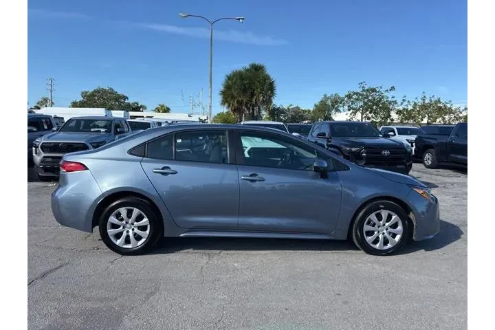 $20988 : Toyota Corolla 2025 LE 4dr S image 2