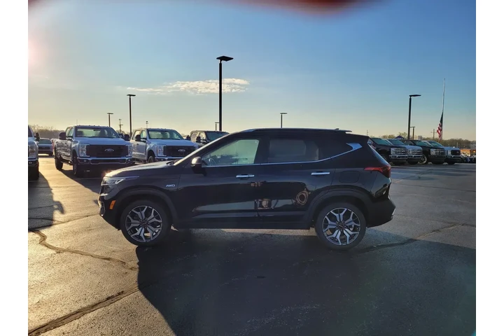 $21995 : Kia Seltos 2022 AWD SX 4dr S image 7