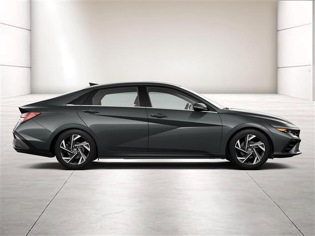 $28415 : New  Hyundai ELANTRA Limited image 9