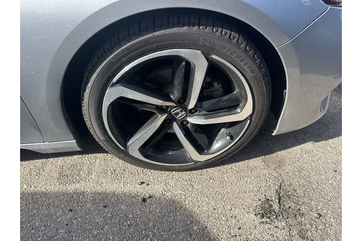 $22790 : Honda Accord 2019 Sport 4dr image 2