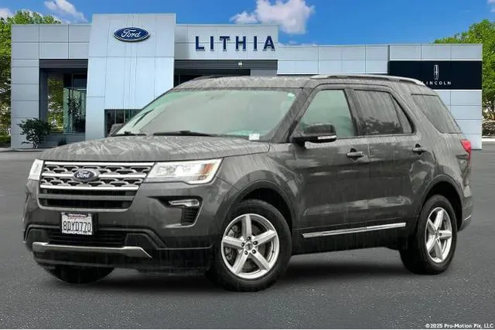 $17936 : Ford Explorer 2018 XLT 4dr S image 1