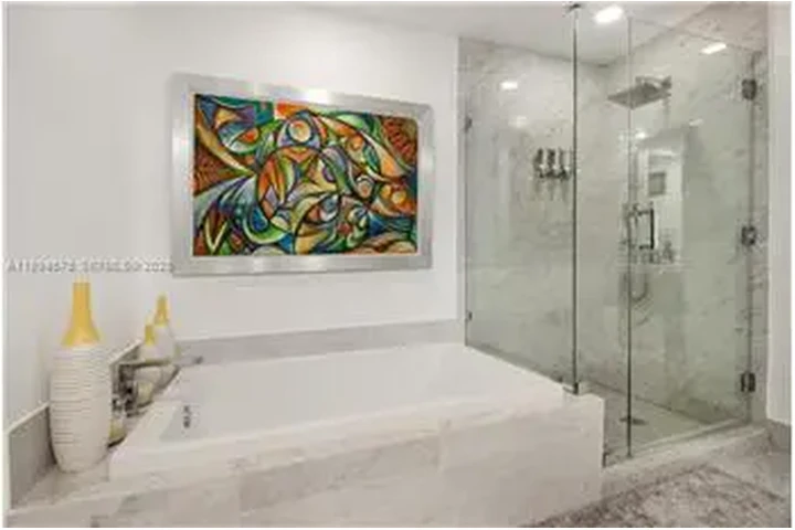 $5700 : Rental property with 1 bedro image 3