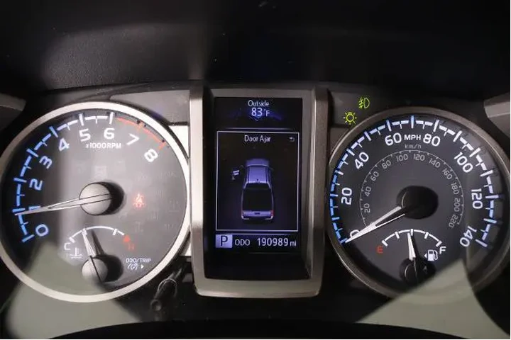 $18911 : Toyota Tacoma 2017 4x2 TRD O image 4