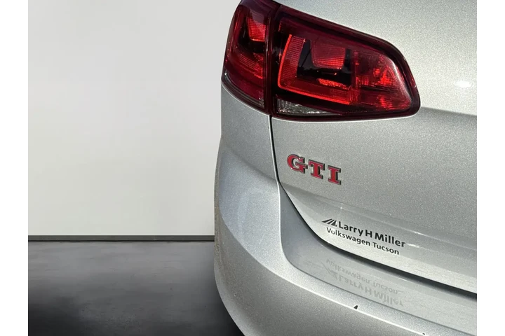 Volkswagen Golf GTI 2017 SE image 6