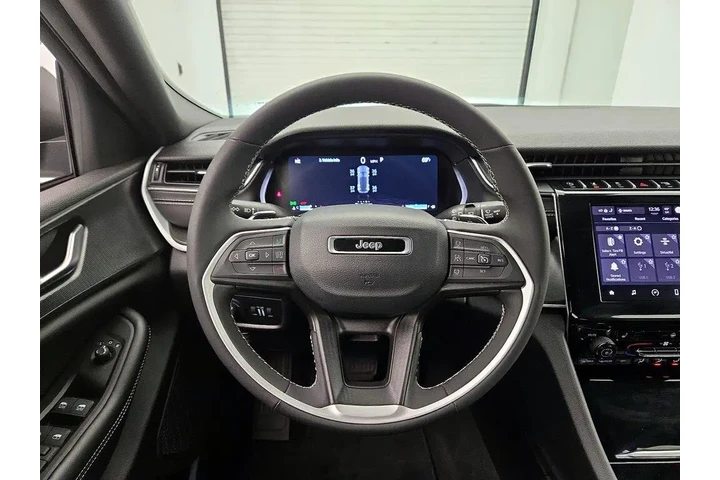 $28998 : Jeep Grand Cherokee 2024 4x2 image 10