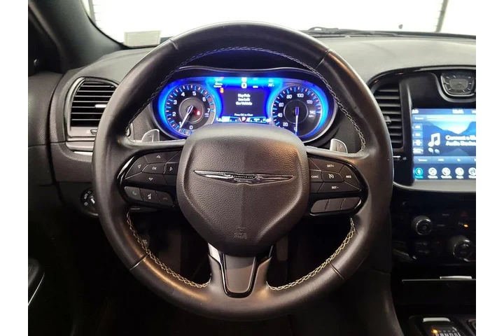 $25998 : Chrysler 300 2021 S V6 4dr S image 10