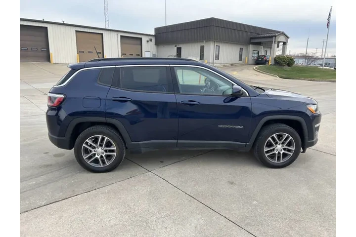 $5900 : 2018 Compass Latitude image 6