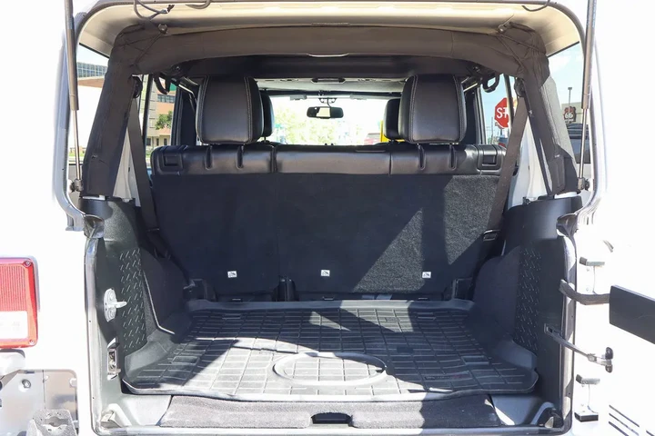 $17779 : 2017 Wrangler Unlimited Sahara image 9