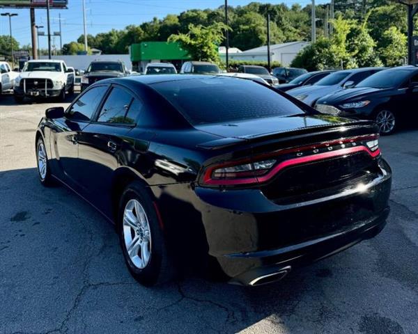 $9500 : 2017 Charger SE image 6