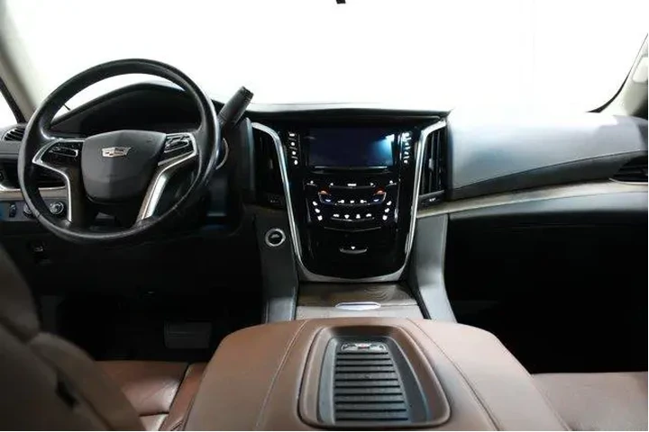 $32955 : Cadillac Escalade ESV 2018 4 image 2