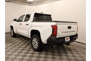 $33996 : Toyota Tacoma 2024 4x4 SR 4d thumbnail