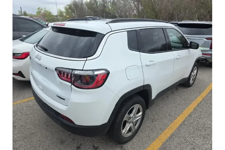 $19593 : Jeep Compass 2023 4x4 Latitu image 4