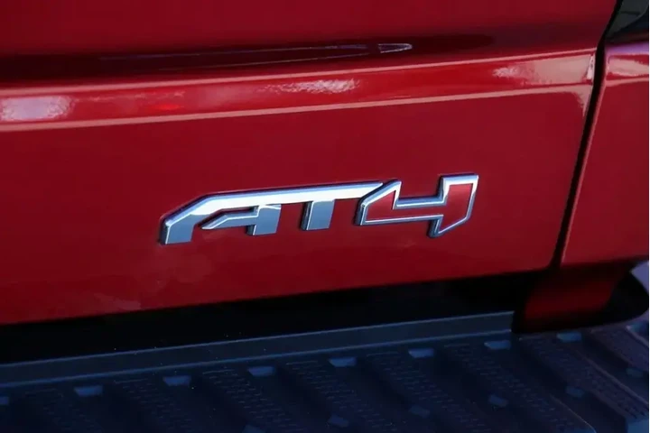 $37995 : GMC Sierra 1500 2022 4x4 AT4 image 8