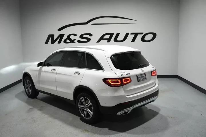 $21227 : 2021 GLC 300 4MATIC SUV image 8