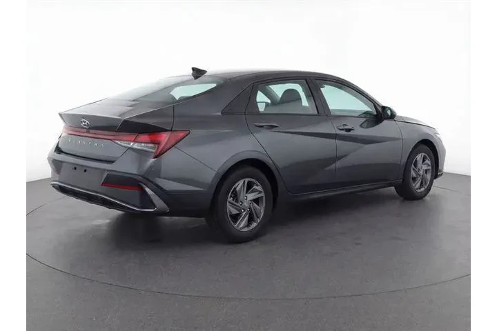 $16000 : Hyundai ELANTRA 2024 SE 4dr image 4