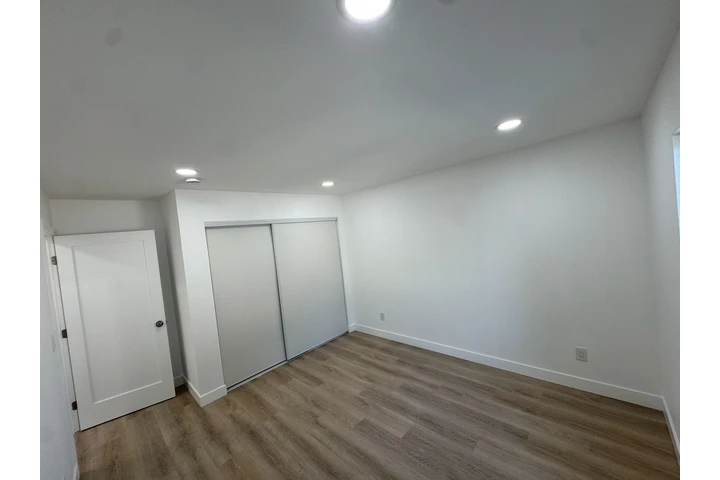 $2800 : 2 cuartos 1 baño image 7