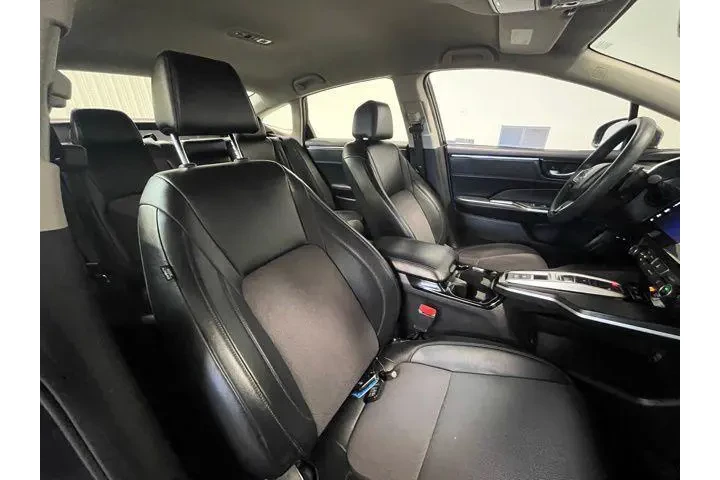 $16927 : Honda Clarity Plug-In Hybrid image 9