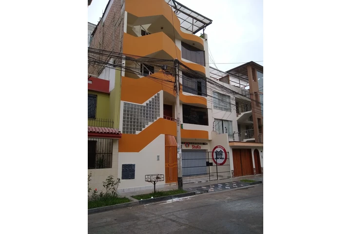 $400 : ALQUILO AMPLIO DEPARTAMENTO image 1
