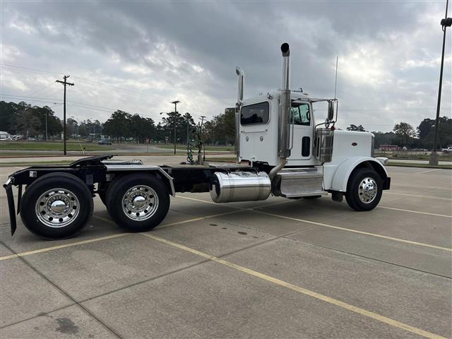 $97800 : Peterbilt 389 image 3