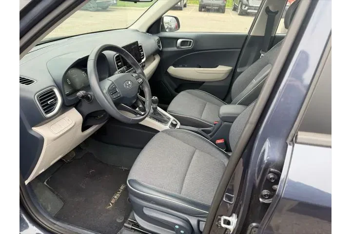 $21866 : Hyundai VENUE 2025 Limited 4 image 6