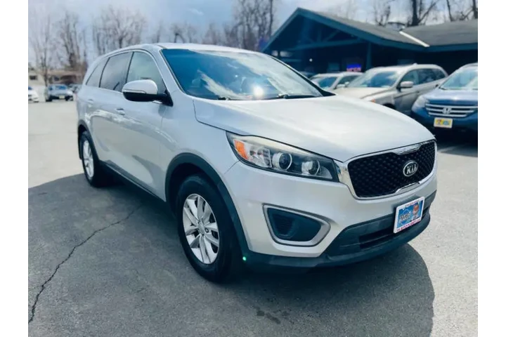$11995 : 2016 Sorento L image 5
