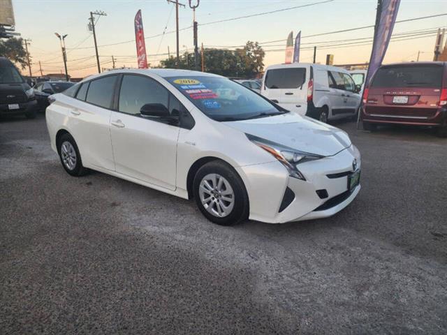 $17999 : 2016 Prius Two image 2