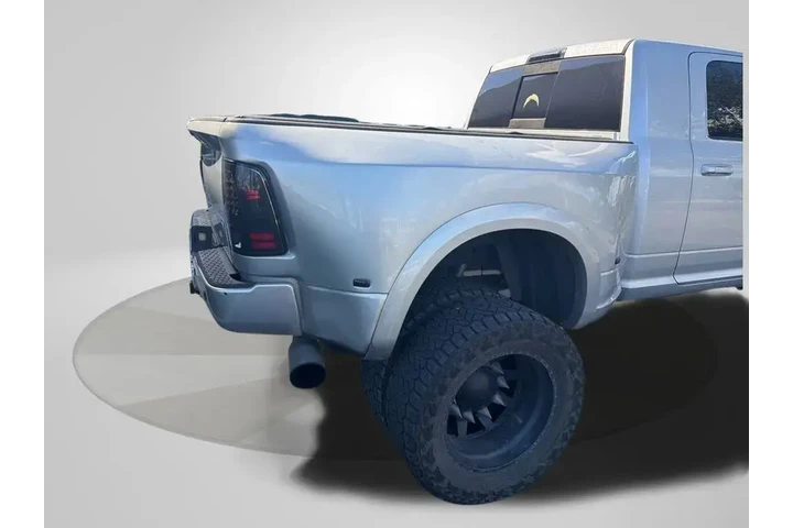 $32000 : Ram 3500 2014 4x4 Laramie 4d image 8