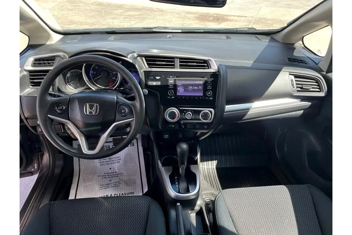 2019 Fit LX CVT image 9