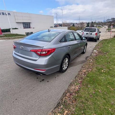 $8990 : 2017 Sonata SE image 4