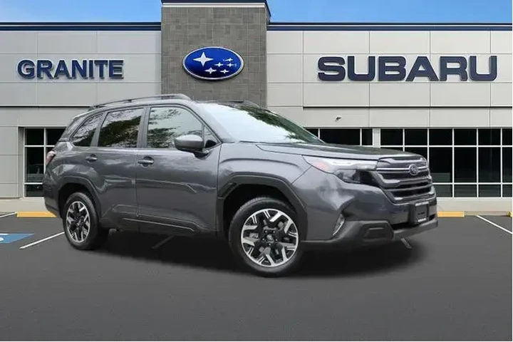 $30299 : Subaru Forester 2025 AWD Pre image 3