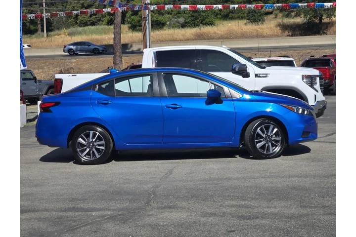 $10293 : Nissan Versa 2021 SV 4dr Sed image 3