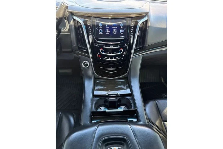 $11495 : 2017 Escalade Platinum image 9