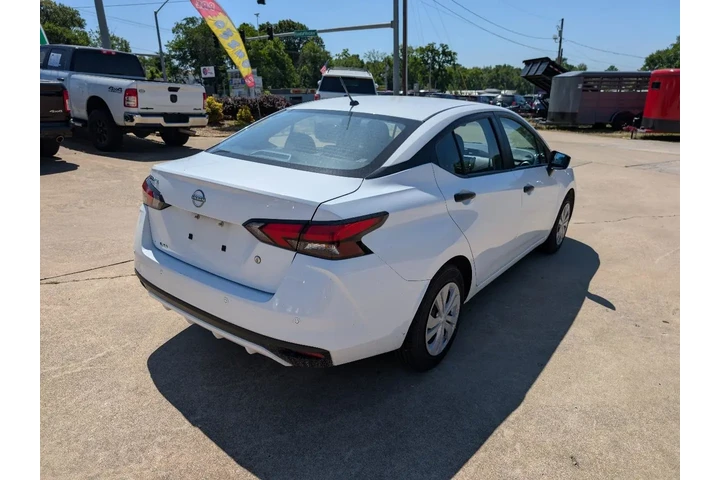 $13995 : 2024 Versa image 6