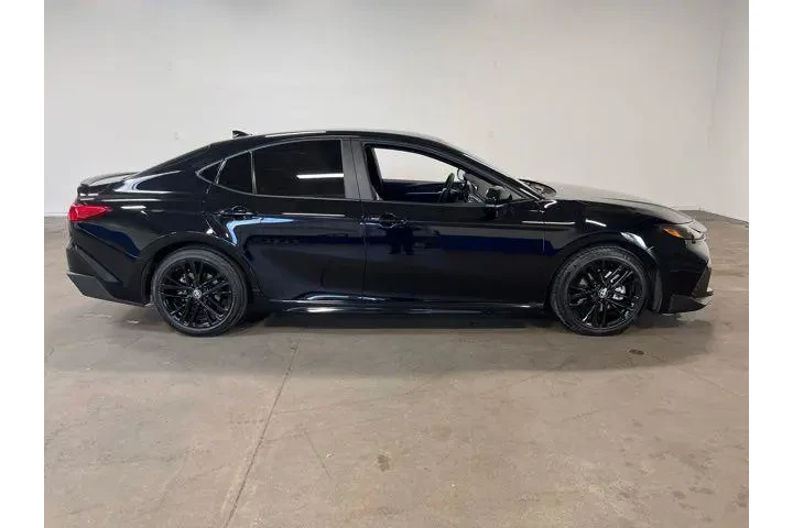 $27935 : Toyota Camry 2025 image 2