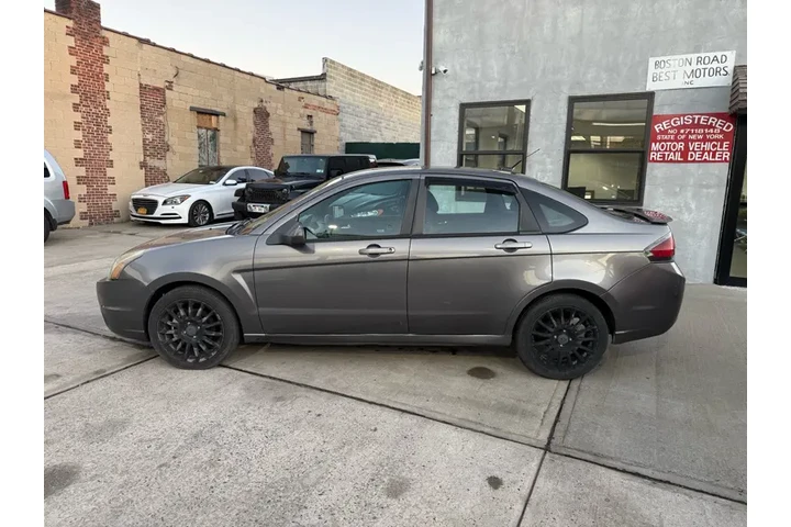 $6995 : 2010 Focus SES Sedan image 2