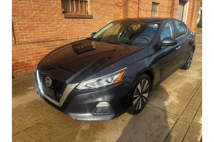 $13000 : 2021 Altima 2.5 SV image 2