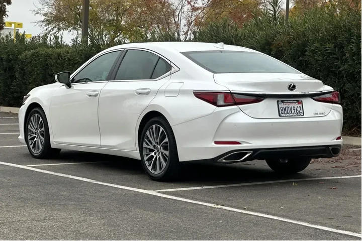 $29995 : Lexus ES 350 2019 F SPORT 4d image 6