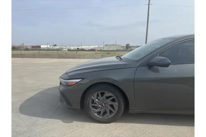 $18896 : Hyundai ELANTRA 2024 SEL 4dr image 9