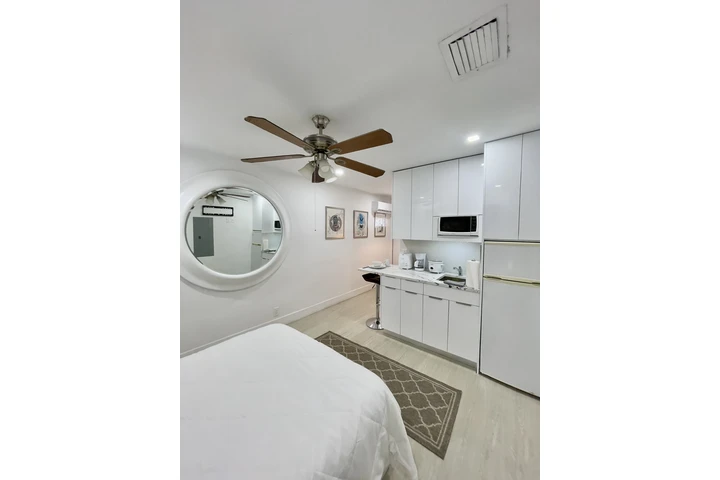 $1500 : Efficency con vista al Lago image 5