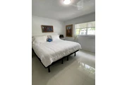 $1200 : Cuarto amoblado en la playa thumbnail